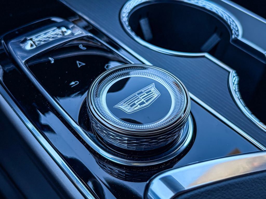 Certified 2025 Cadillac Lyriq Luxury image 32