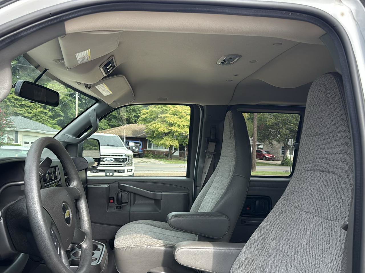 Used 2018 Chevrolet Express 3500 LT w/ LT Preferred Equipment Group RWD image 11
