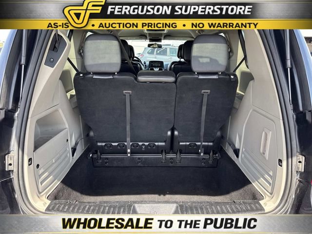 Used 2014 Chrysler Town & Country Touring image 6