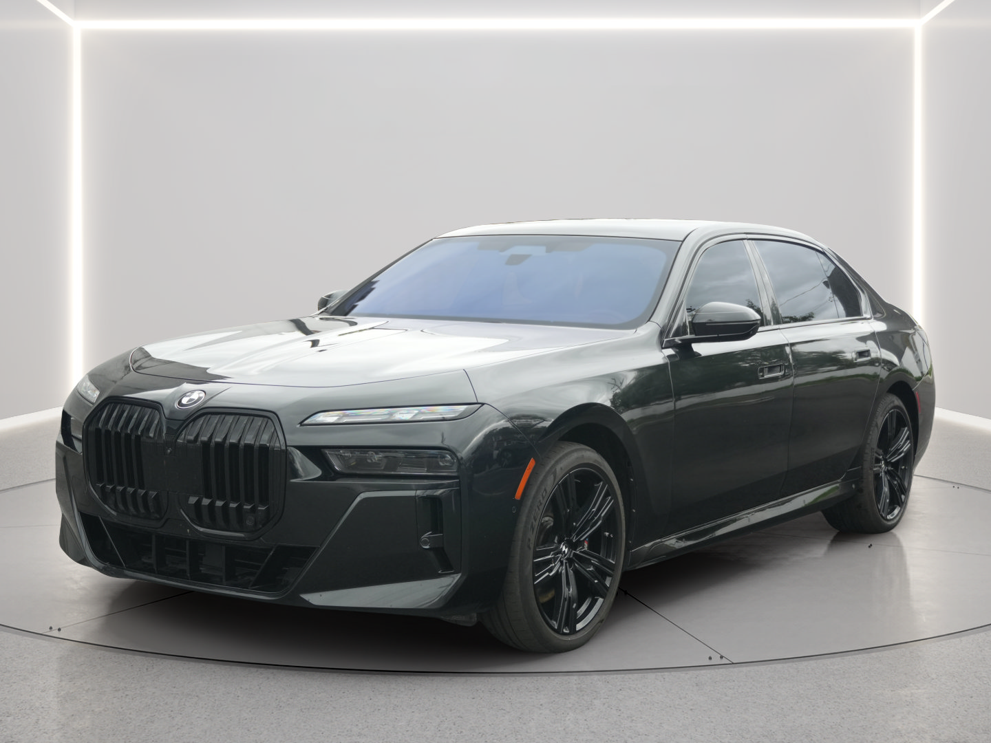 Used 2023 BMW 760i xDrive w/ Executive Package AWD/4WD image 1