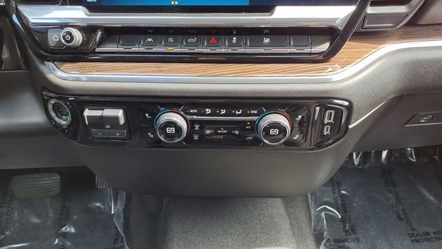 Used 2025 Chevrolet Silverado 1500 LT image 26