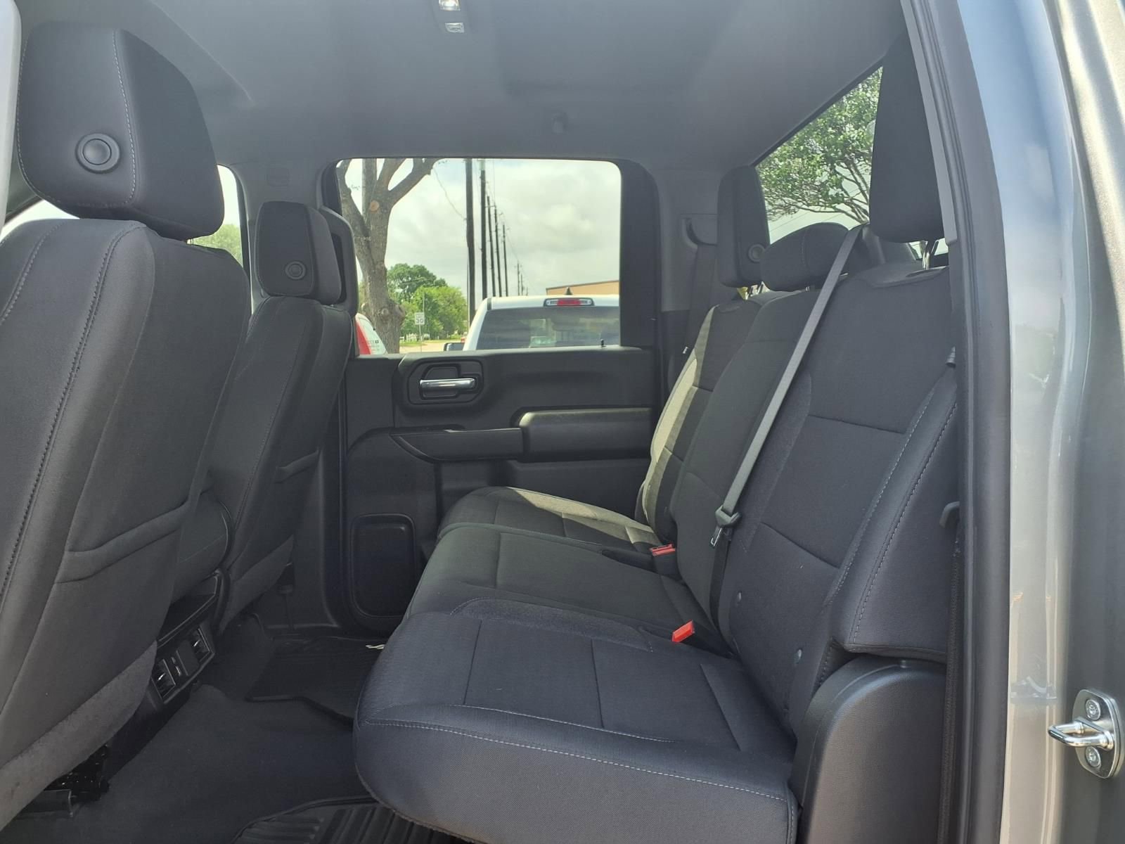 Used 2024 Chevrolet Silverado 2500 Custom w/ Custom Value Package image 18