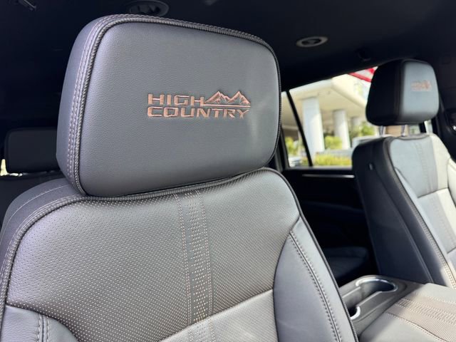 Used 2025 Chevrolet Suburban High Country image 7
