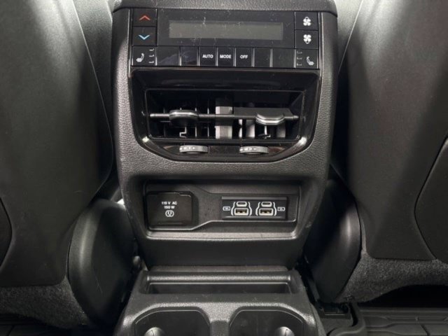 Used 2023 Jeep Grand Cherokee L Limited AWD/4WD image 35