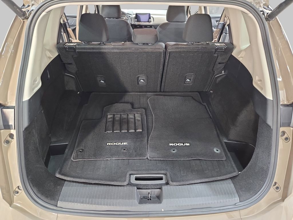 Used 2025 Nissan Rogue SV image 15