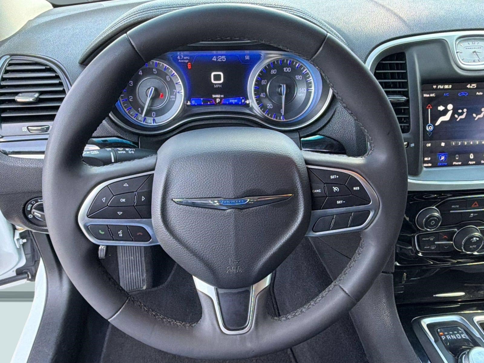Used 2023 Chrysler 300 Touring w/ Sport Appearance Package RWD image 28