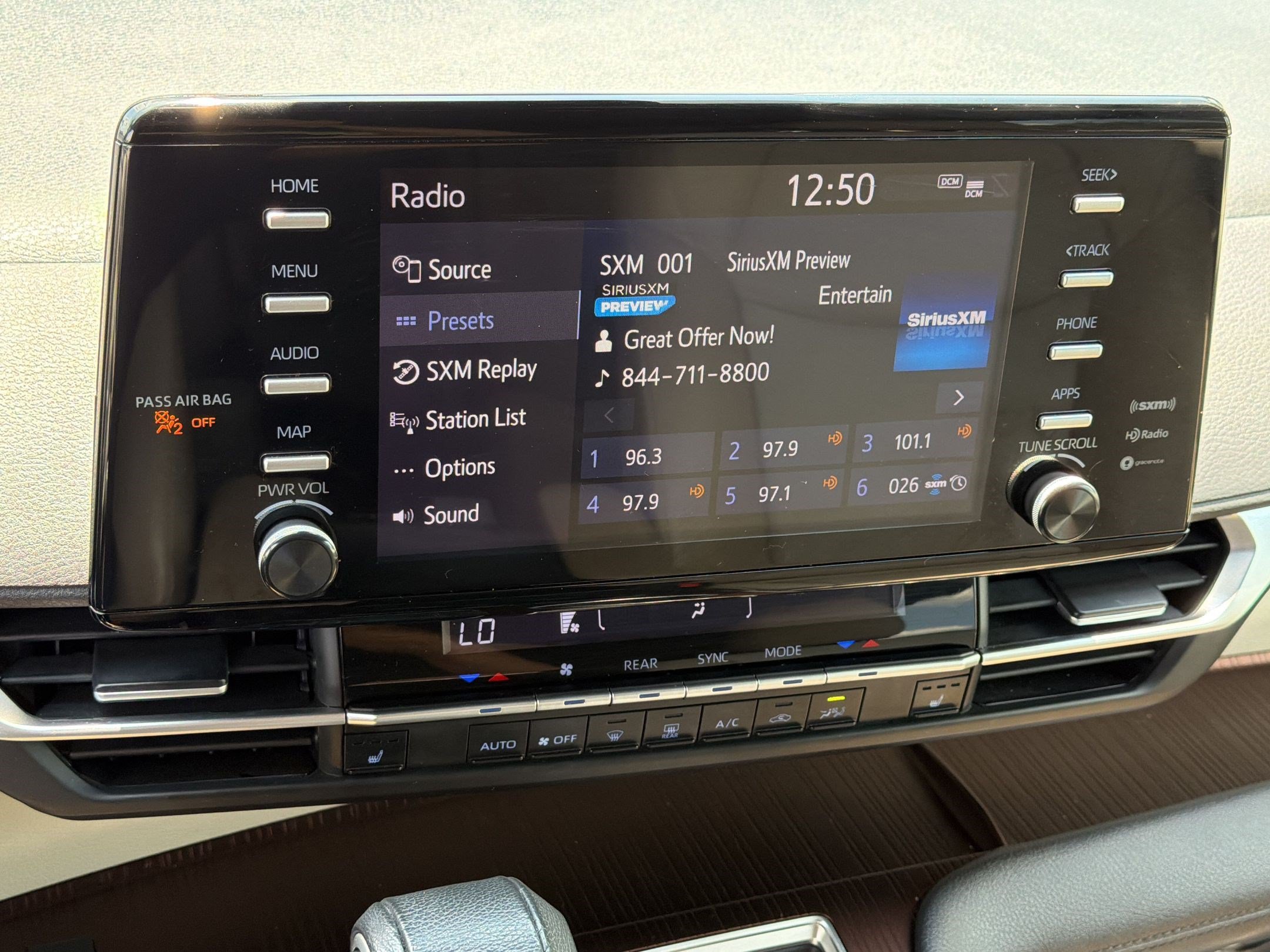 Used 2022 Toyota Sienna XLE FWD image 20