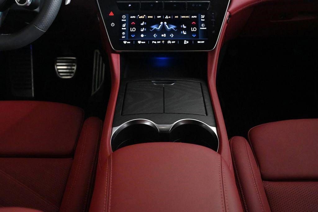 Used 2025 Maserati Grecale Modena image 14