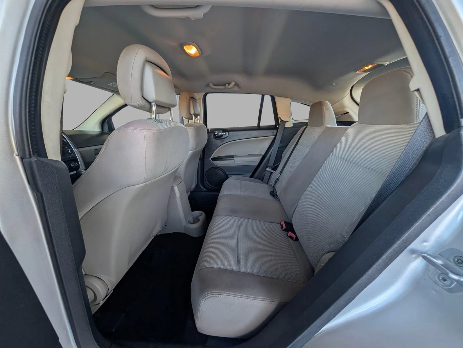 Used 2010 Dodge Caliber SXT FWD image 23