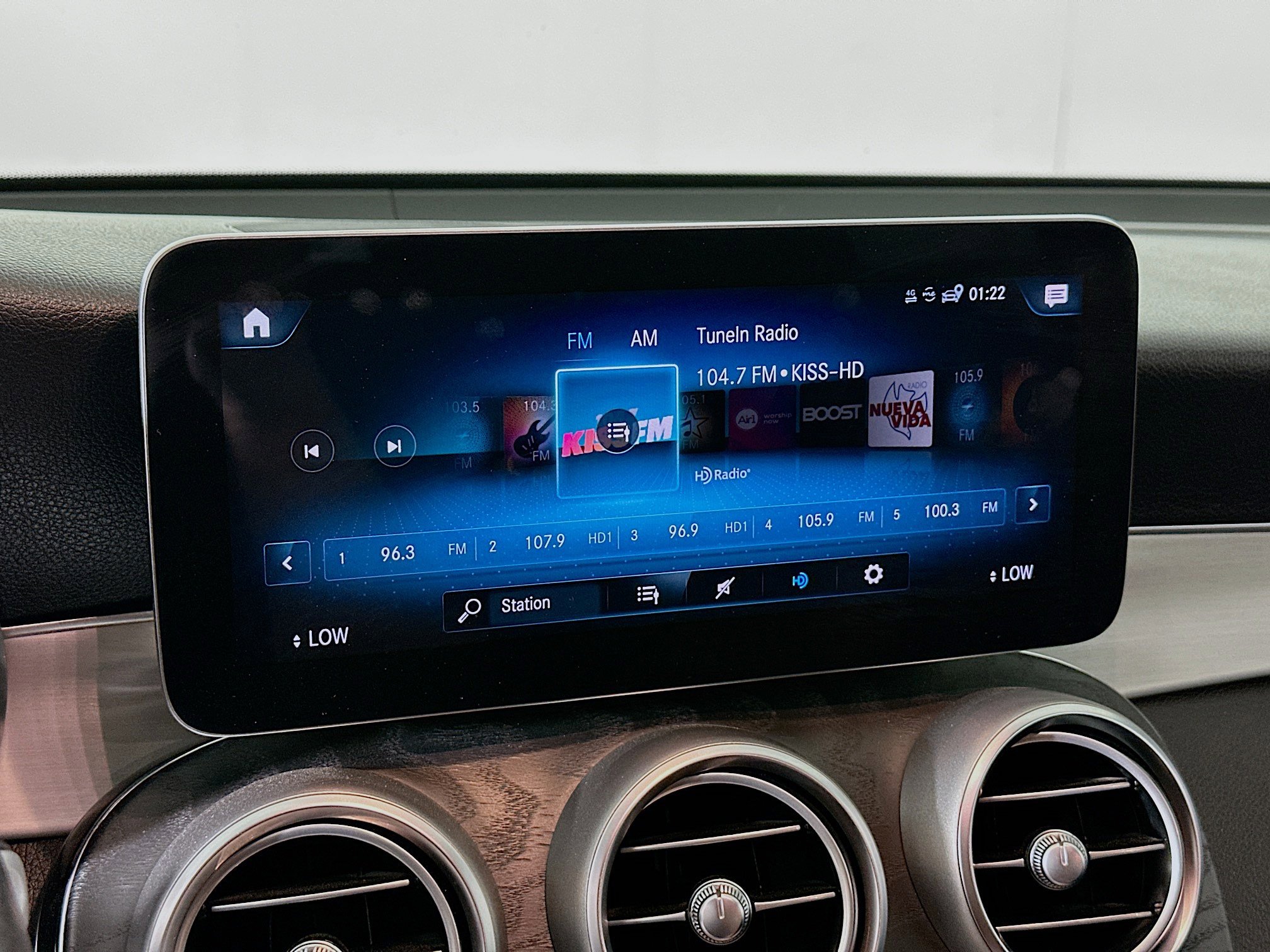 Used 2021 Mercedes-Benz GLC 300 image 21