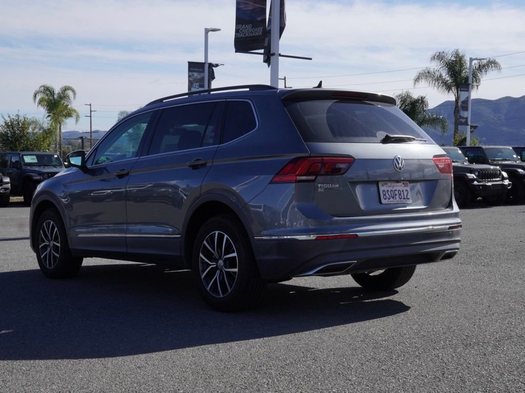 Used 2020 Volkswagen Tiguan SE w/ Panoramic Sunroof Package image 6