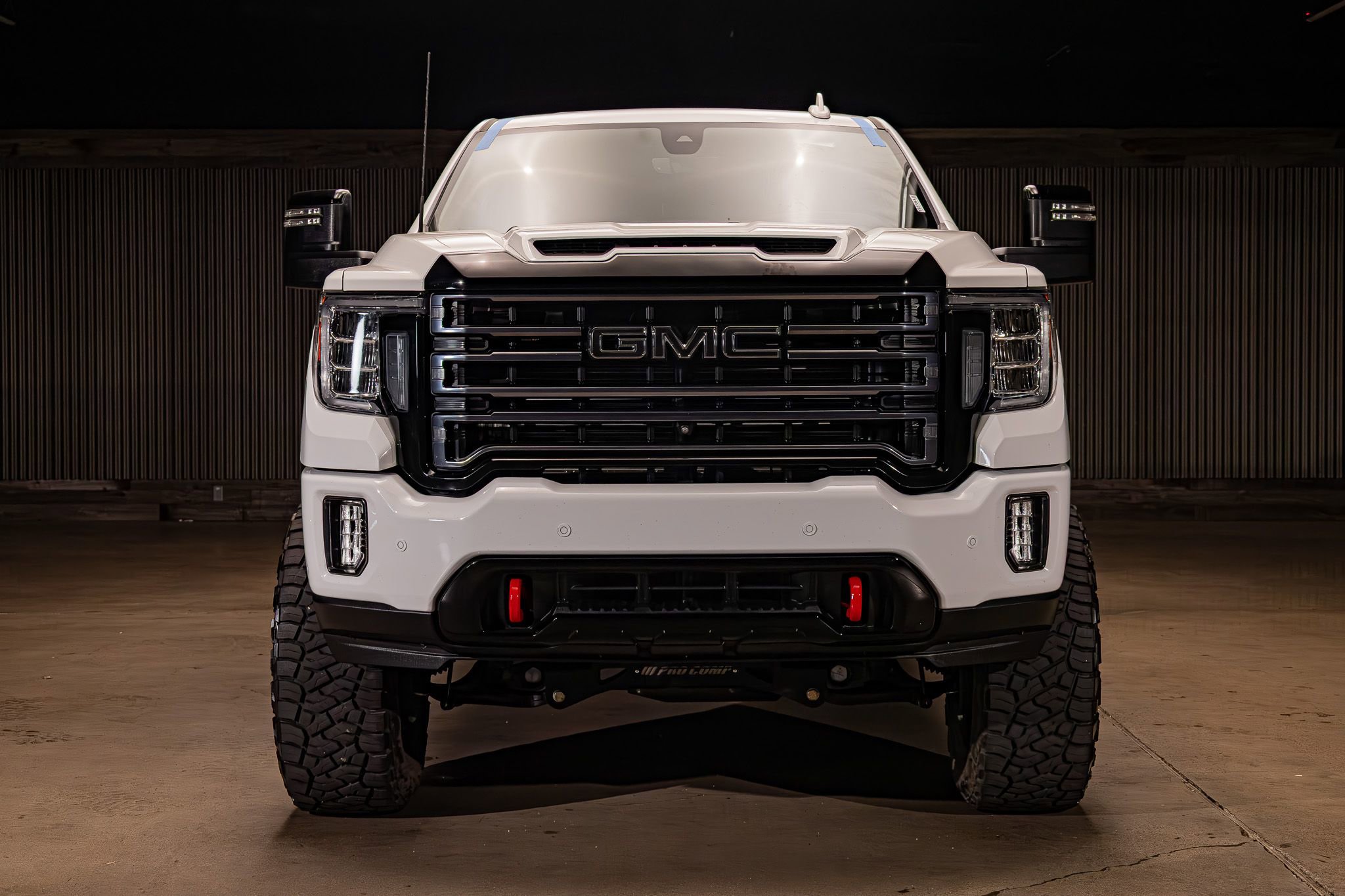 Used 2023 GMC Sierra 2500 AT4 w/ AT4 Premium Plus Package AWD/4WD image 2