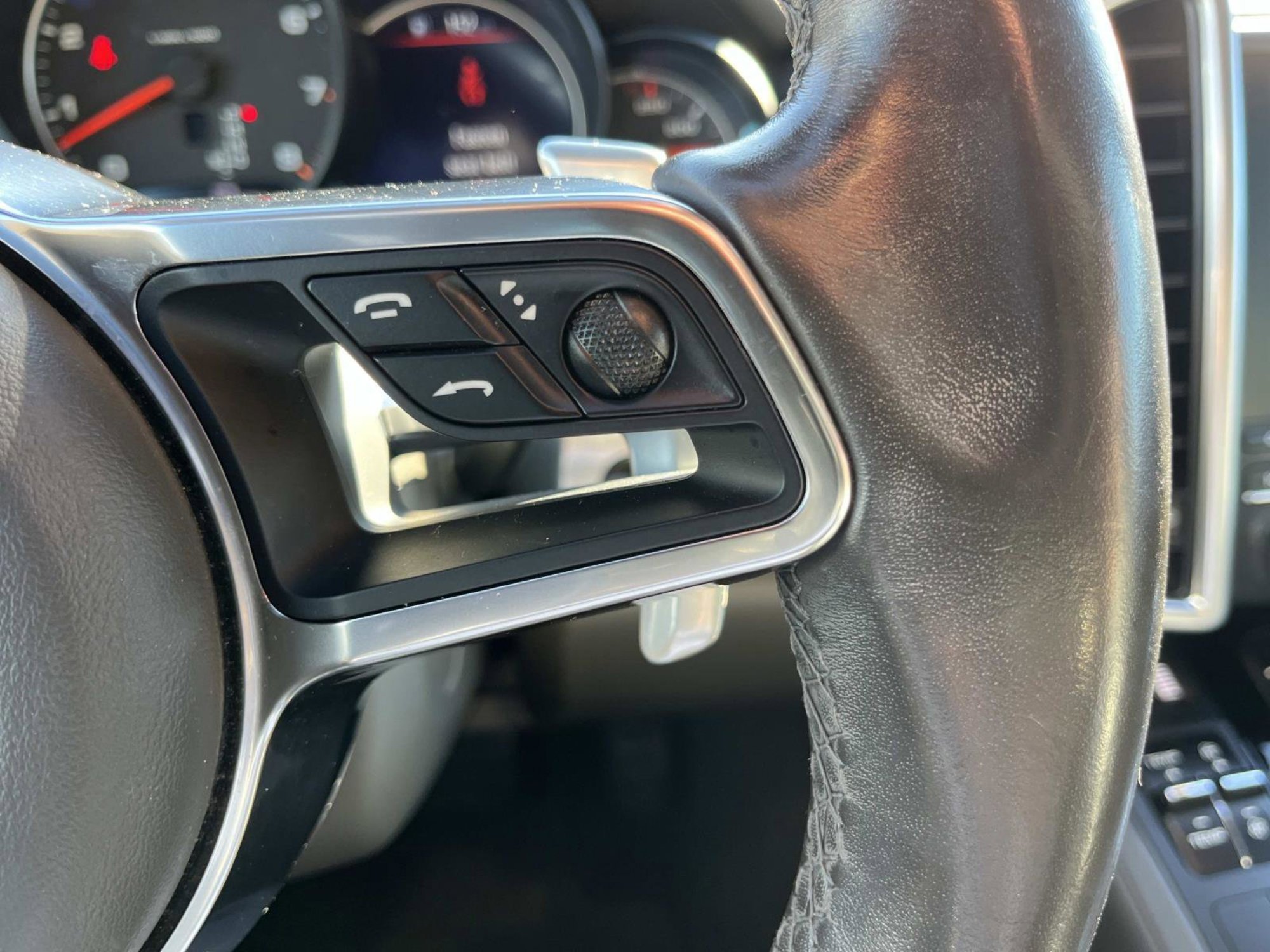 Used 2017 Porsche Cayenne Platinum Edition image 24