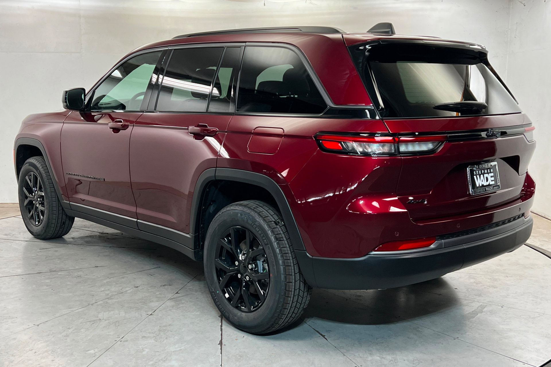 New 2026 Jeep Grand Cherokee Altitude AWD/4WD image 3