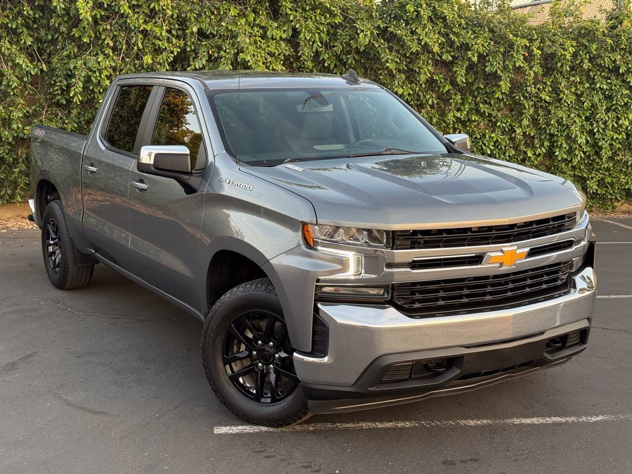 Used 2021 Chevrolet Silverado 1500 LT AWD/4WD image 2