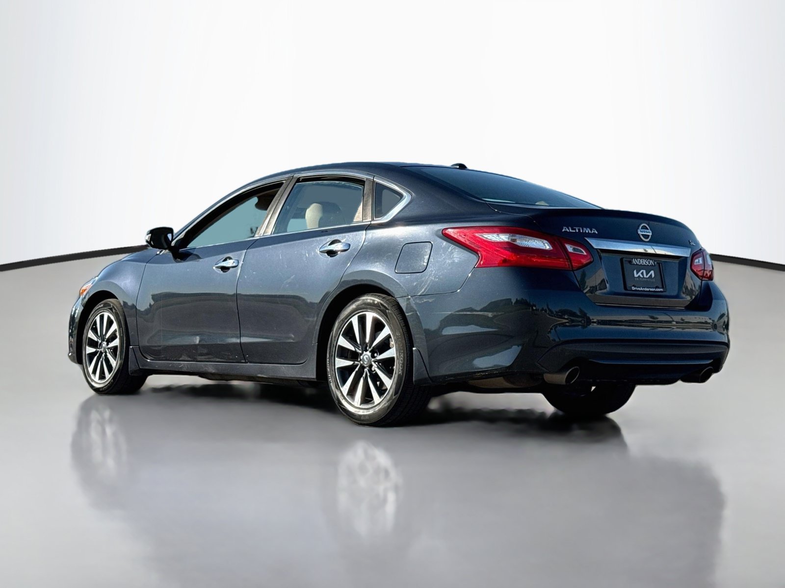 Used 2016 Nissan Altima 2.5 SL w/ 2.5 Technology Package FWD image 5
