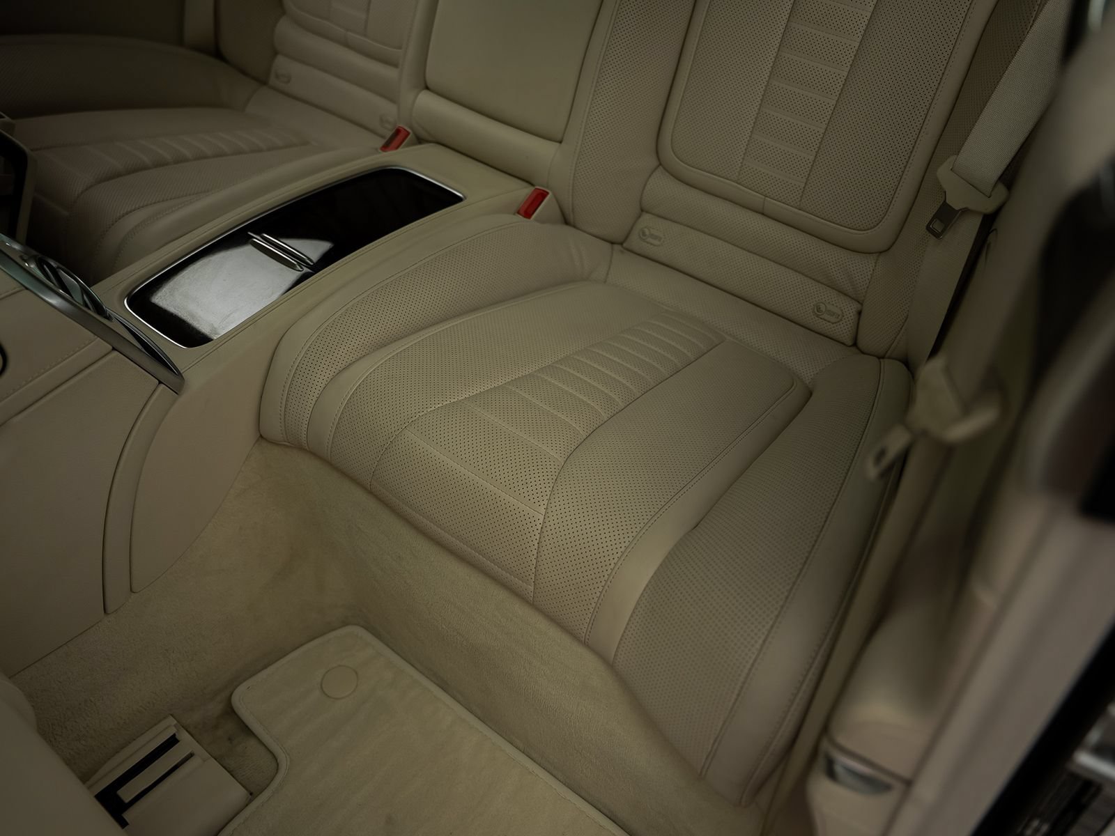 Used 2015 Mercedes-Benz S 550 4MATIC Coupe w/ Premium 1 Package image 39