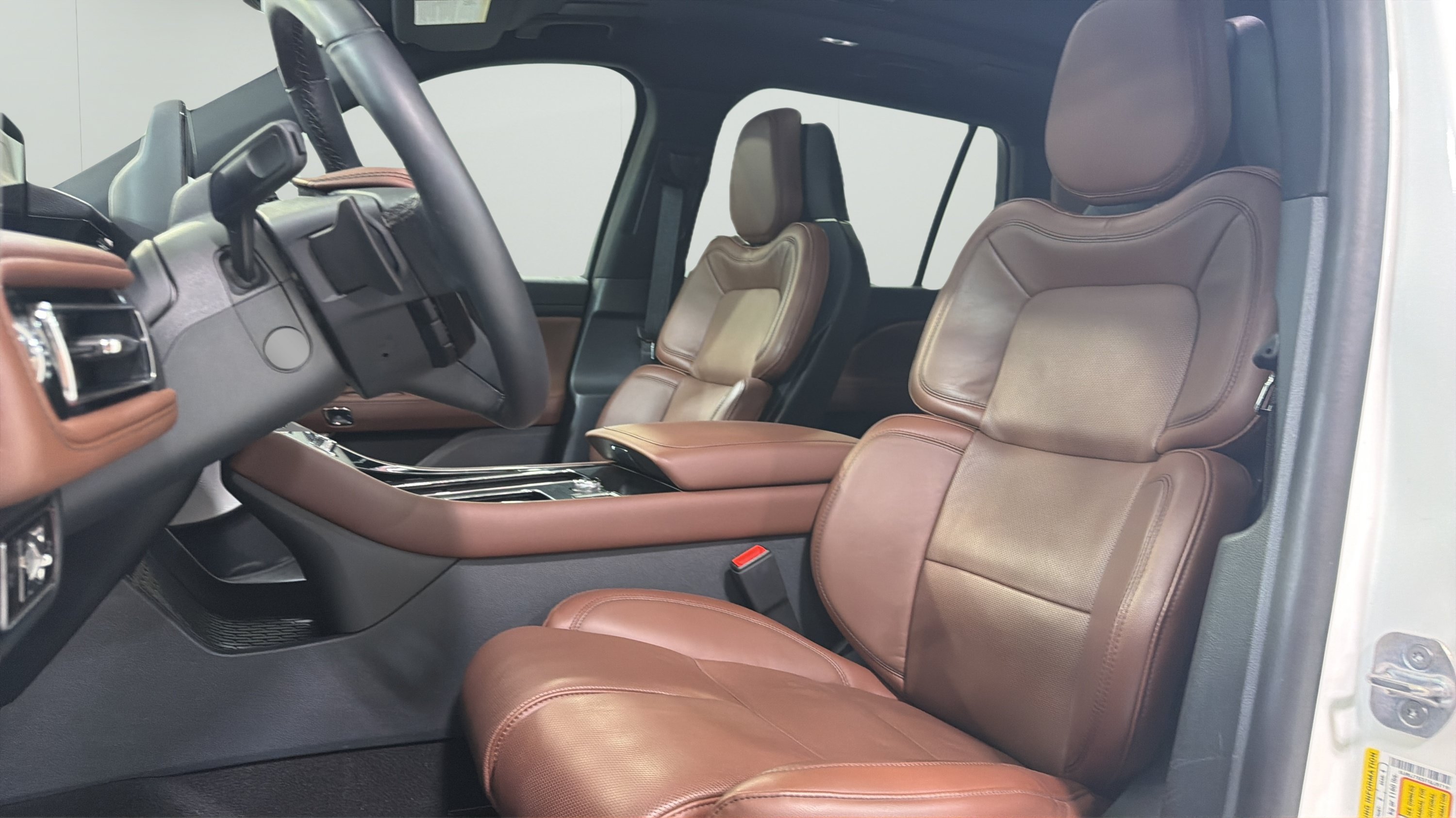 Used 2026 Lincoln Aviator Reserve AWD/4WD image 9