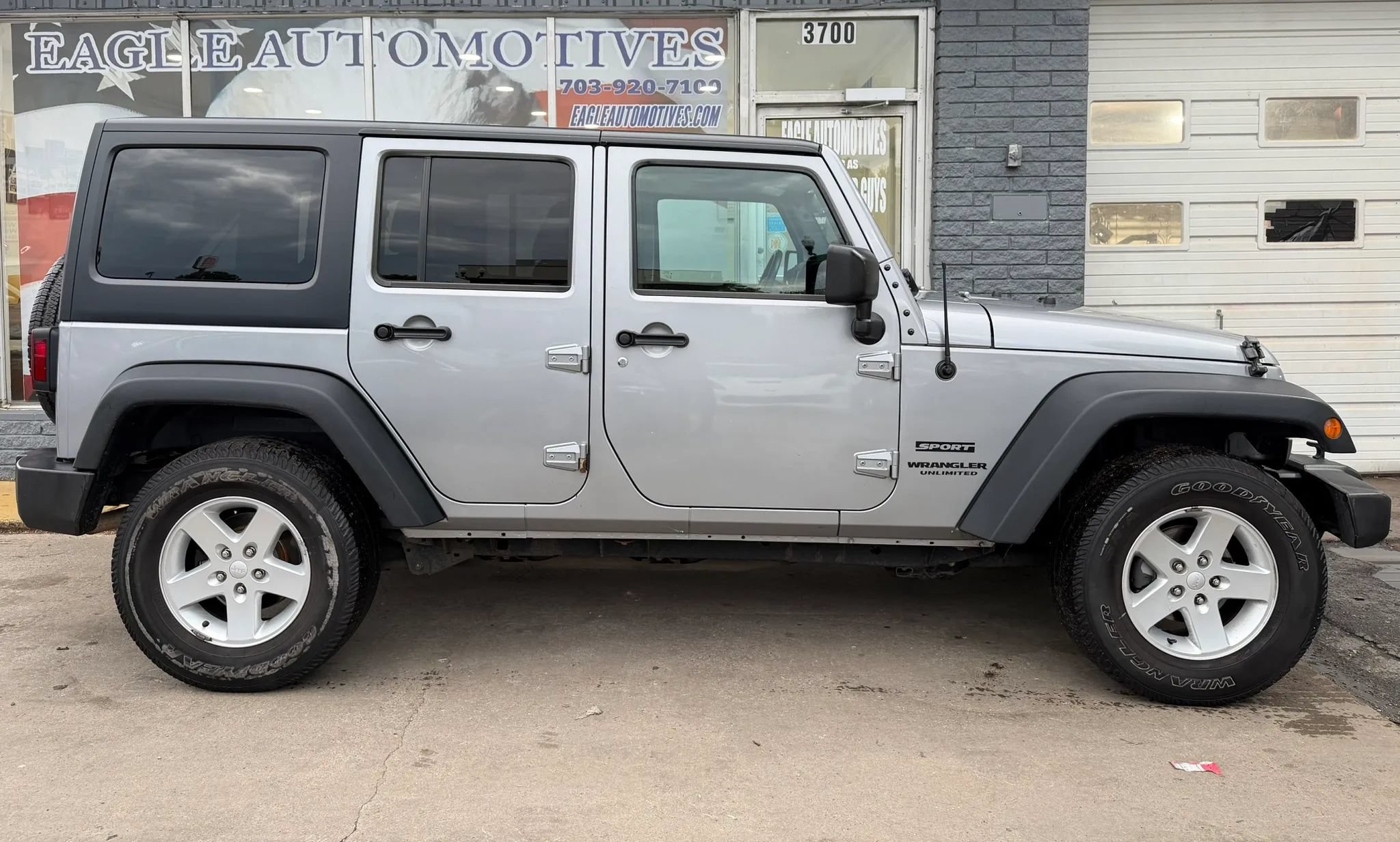 Used 2016 Jeep Wrangler Unlimited Sport w/ Quick Order Package 24S AWD/4WD image 2