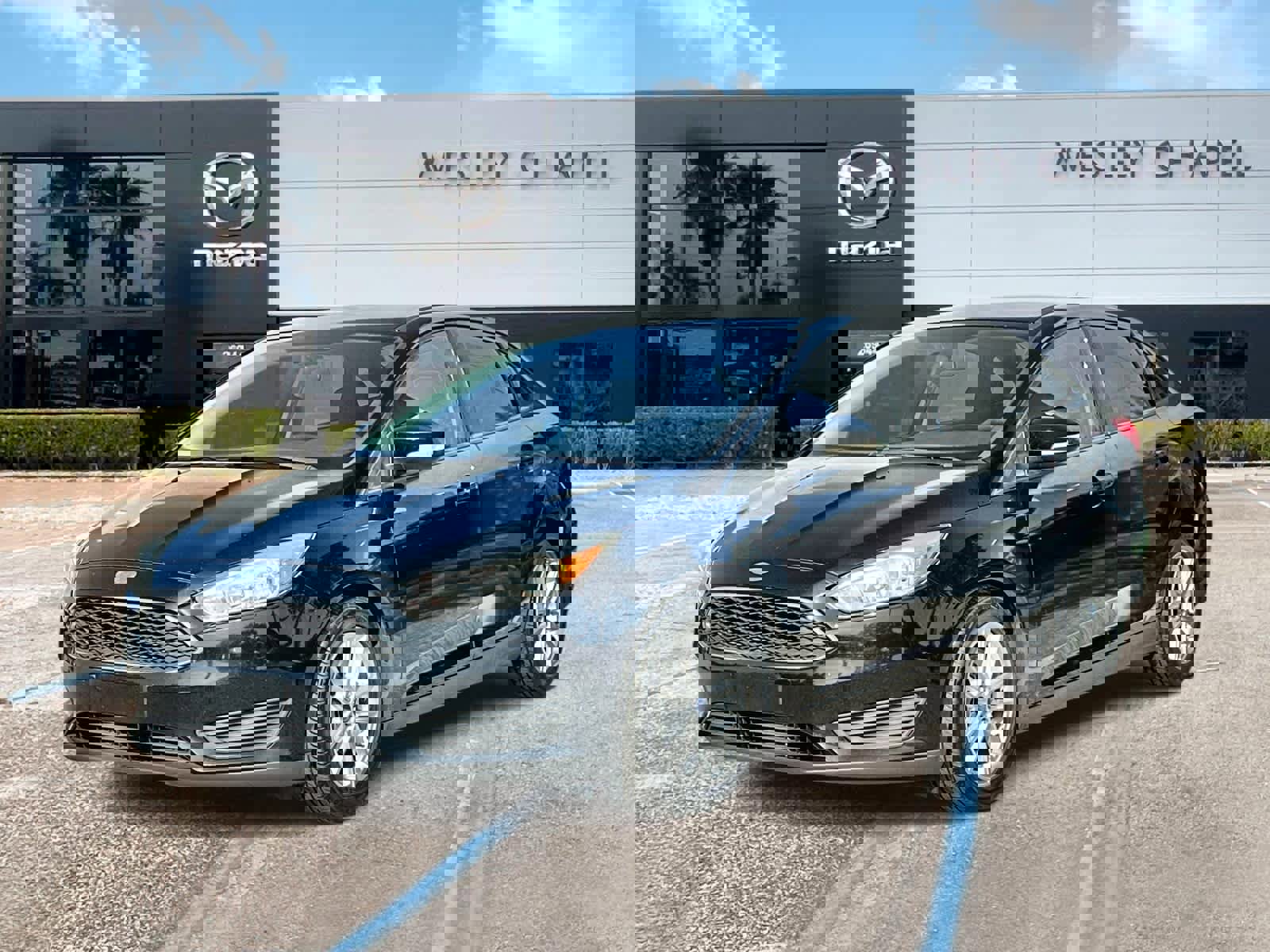 Used 2016 Ford Focus SE w/ SE Power Seat Package image 1