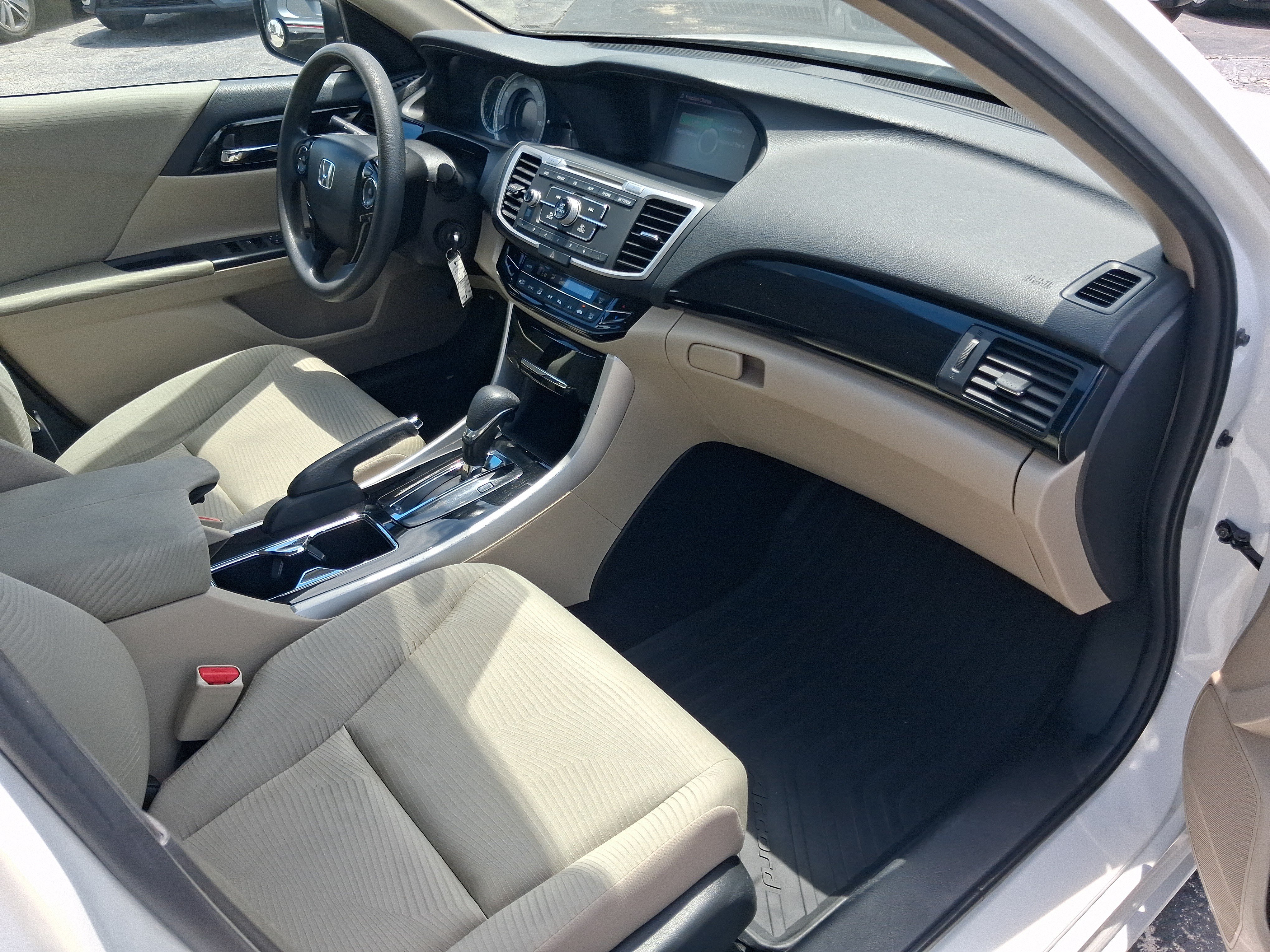 Used 2017 Honda Accord LX image 27