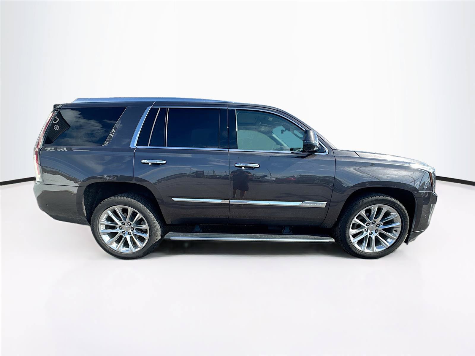 Used 2017 Cadillac Escalade Premium Luxury AWD/4WD image 6