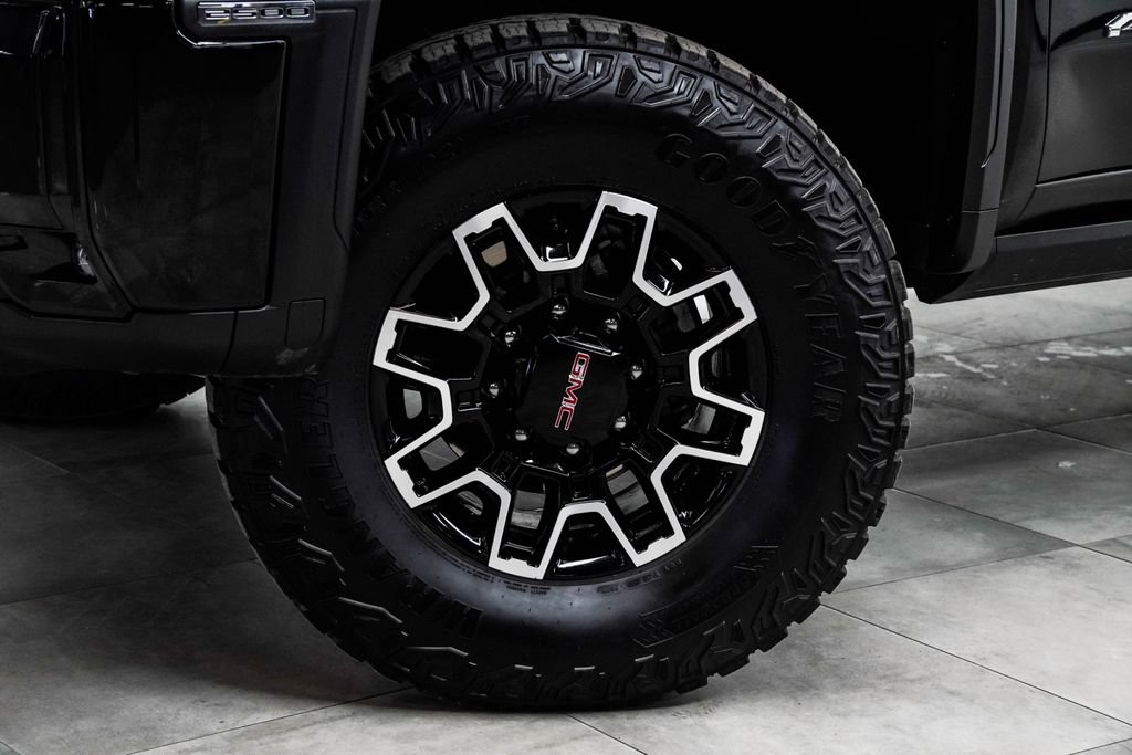 Used 2026 GMC Sierra 2500 AT4X AWD/4WD image 3