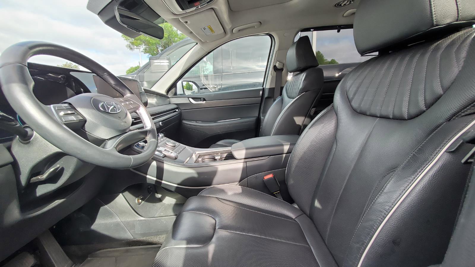 Used 2023 Hyundai Palisade Limited AWD/4WD image 3