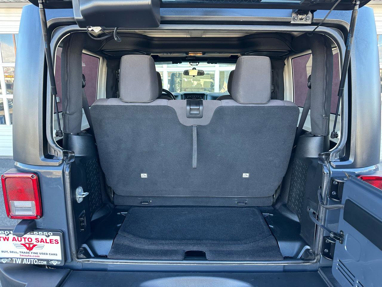 Used 2018 Jeep Wrangler Sport image 14