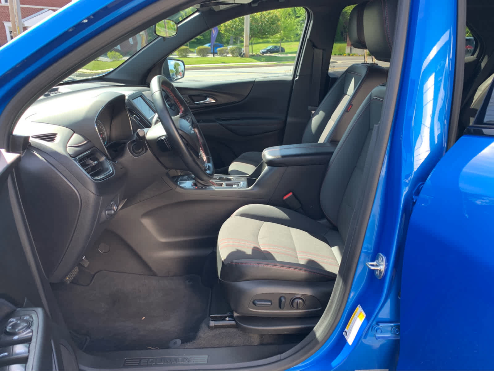 Used 2024 Chevrolet Equinox RS FWD image 11