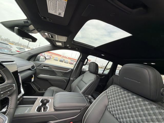 New 2026 GMC Acadia Denali w/ Super Cruise Package image 18