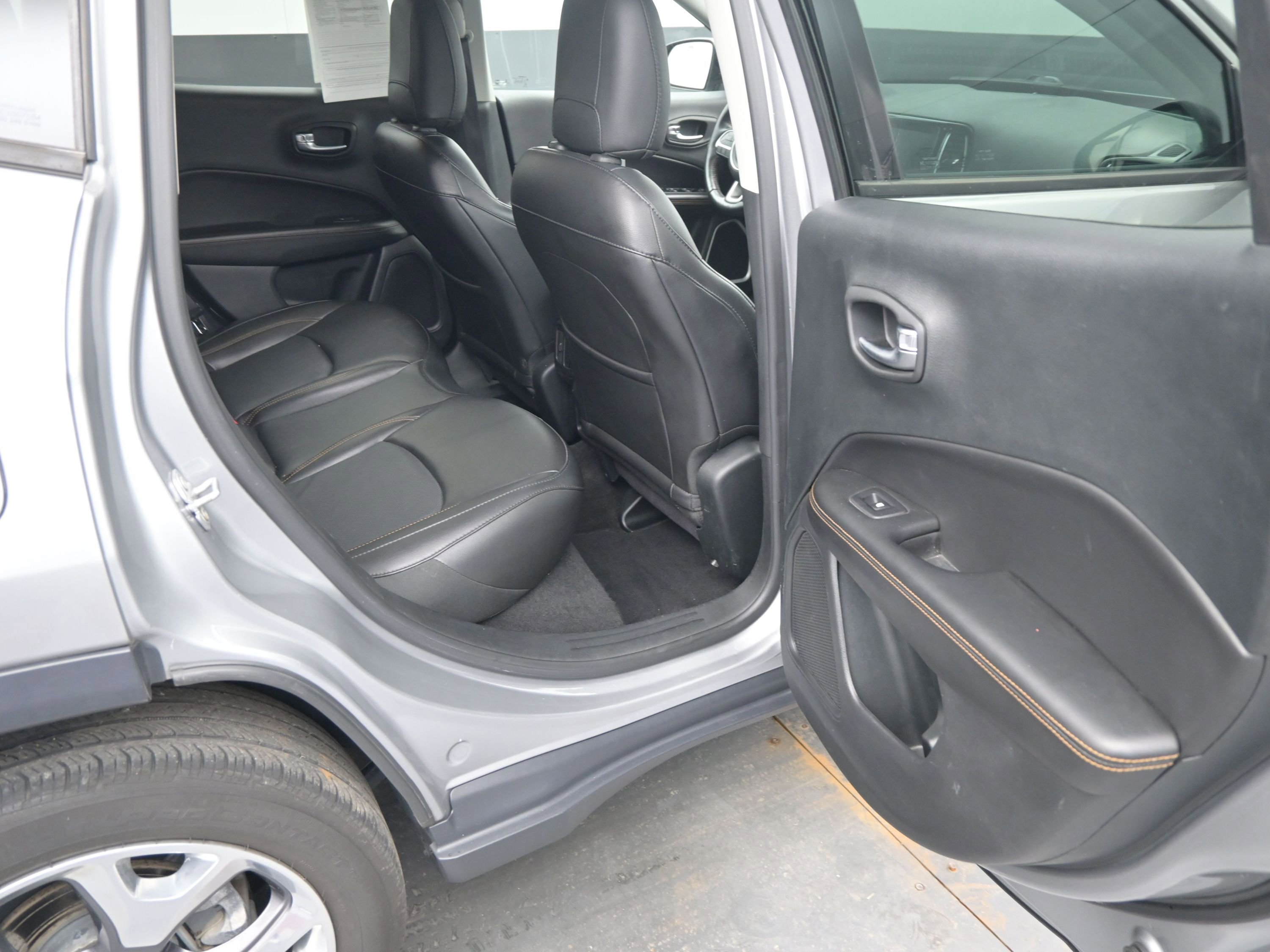 Used 2019 Jeep Compass Limited image 10