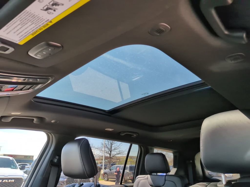 New 2026 Jeep Grand Cherokee L Limited AWD/4WD image 32