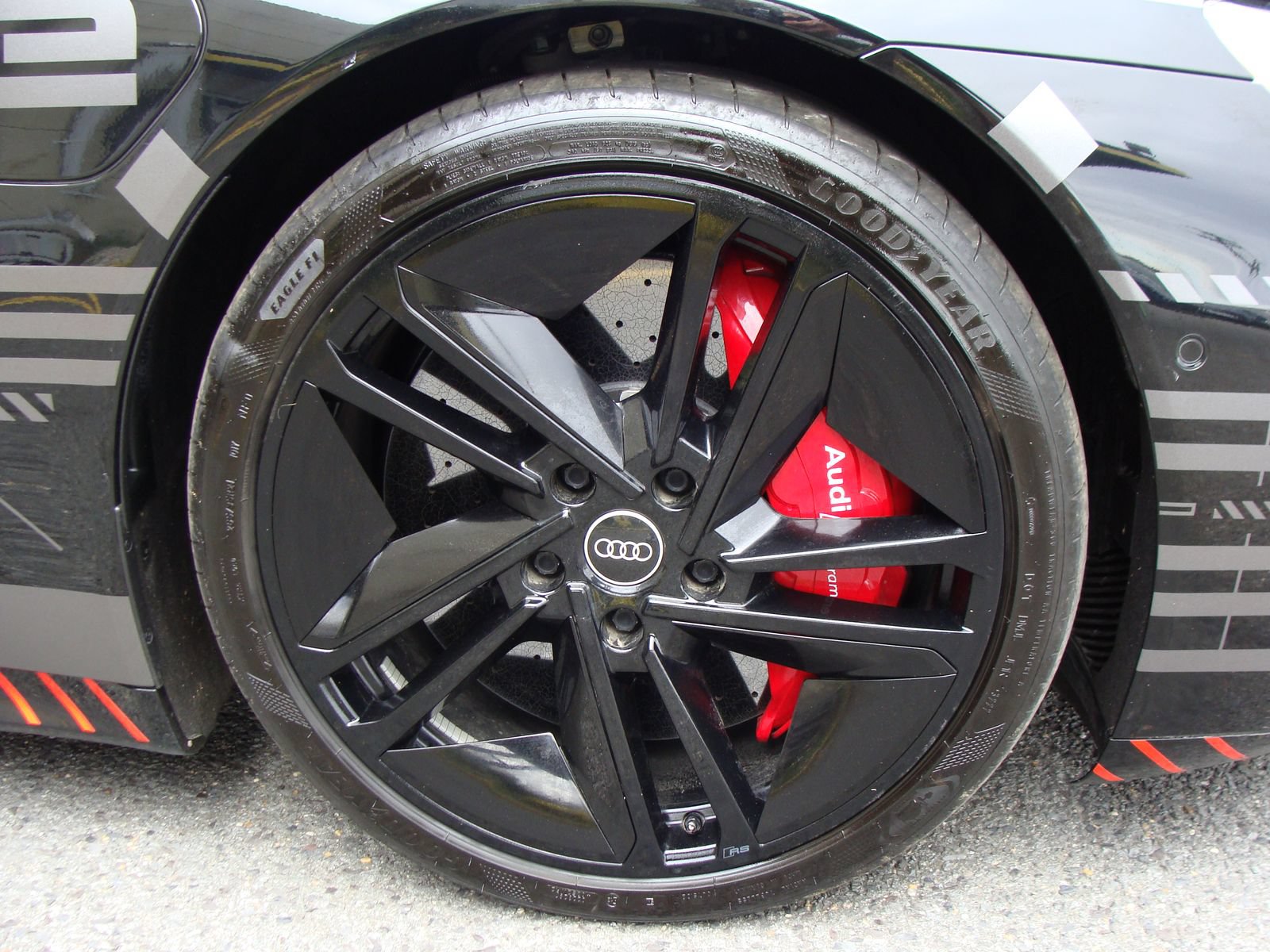Used 2023 Audi RS e-tron GT AWD/4WD image 40