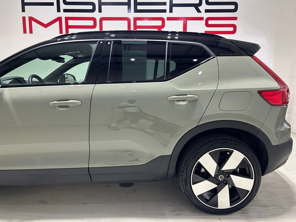 Used 2023 Volvo XC40 Recharge Ultimate AWD/4WD image 4