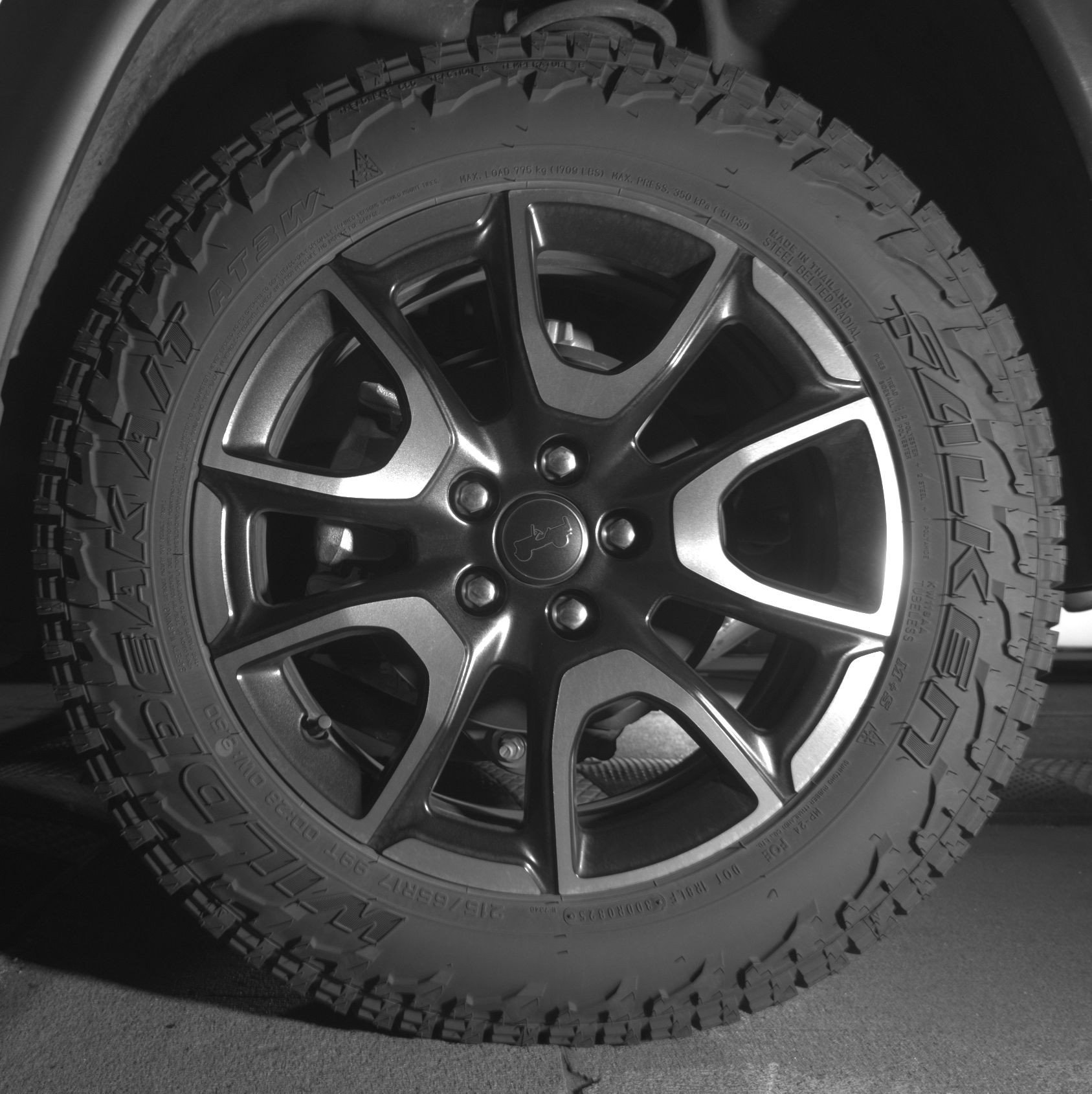 Used 2025 Jeep Compass Trailhawk image 14