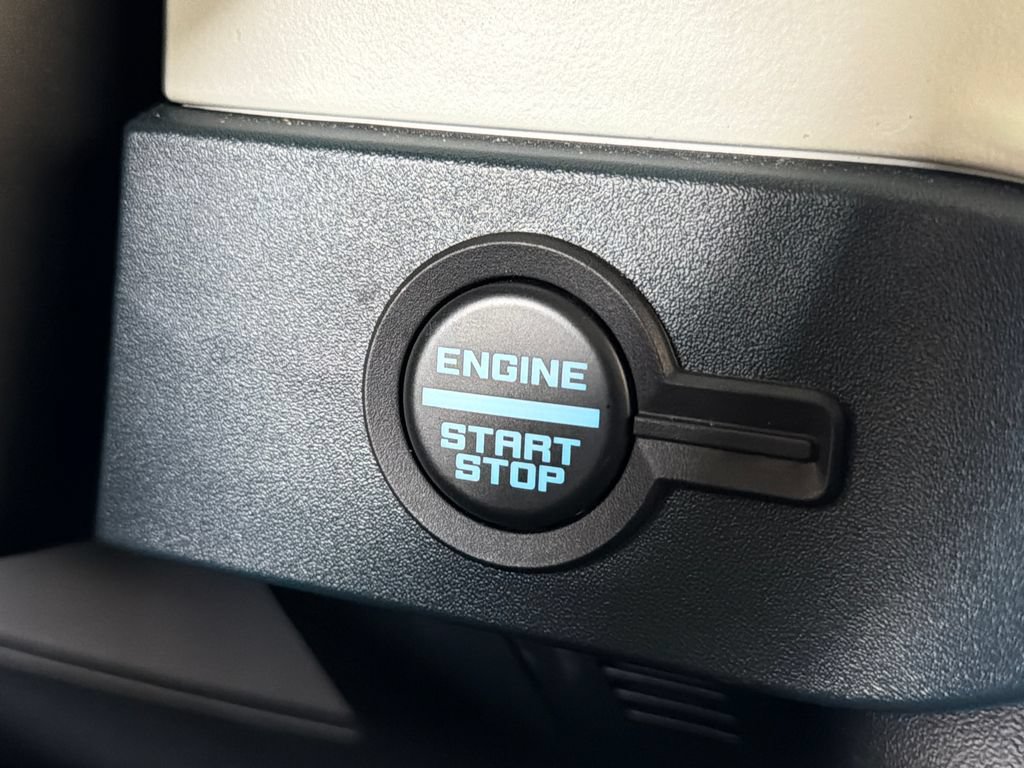 Used 2025 Ford Bronco Heritage Edition AWD/4WD image 6