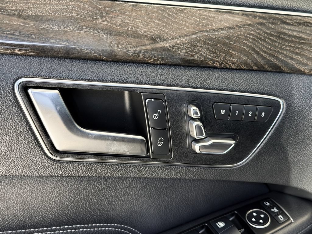 Used 2015 Mercedes-Benz E 250 BlueTEC Sedan image 23