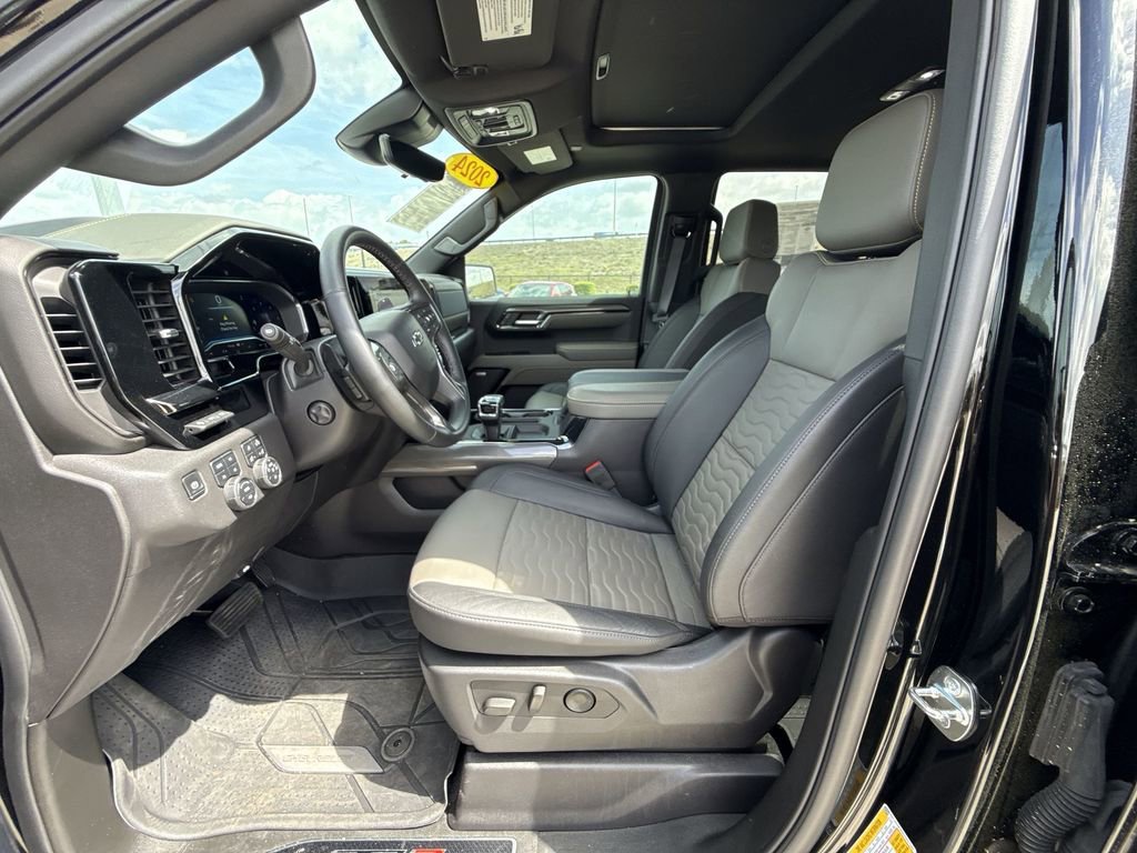 Used 2024 Chevrolet Silverado 1500 ZR2 w/ Technology Package image 29