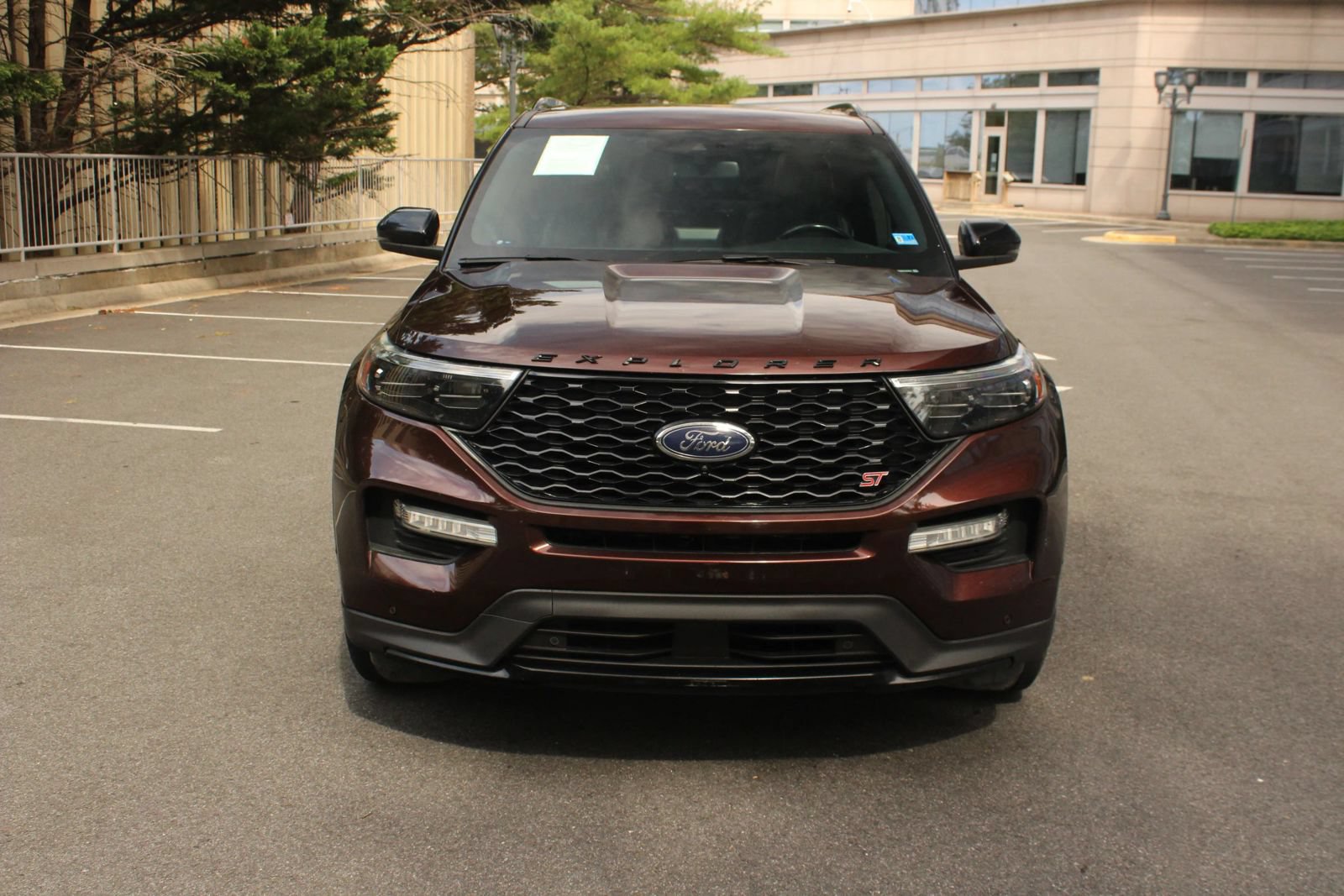 Used 2020 Ford Explorer ST w/ Premium Technology Package AWD/4WD image 3