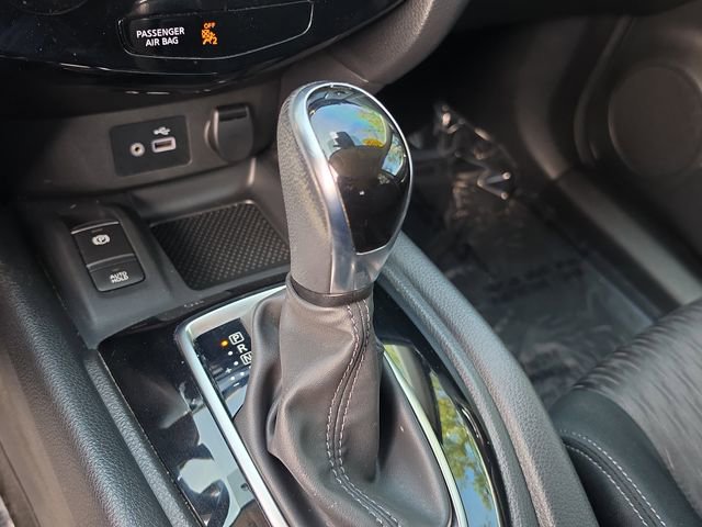 Used 2019 Nissan Rogue SV w/ Premium Package AWD/4WD image 30