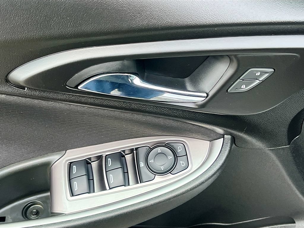 Used 2020 Chevrolet Malibu RS FWD image 18