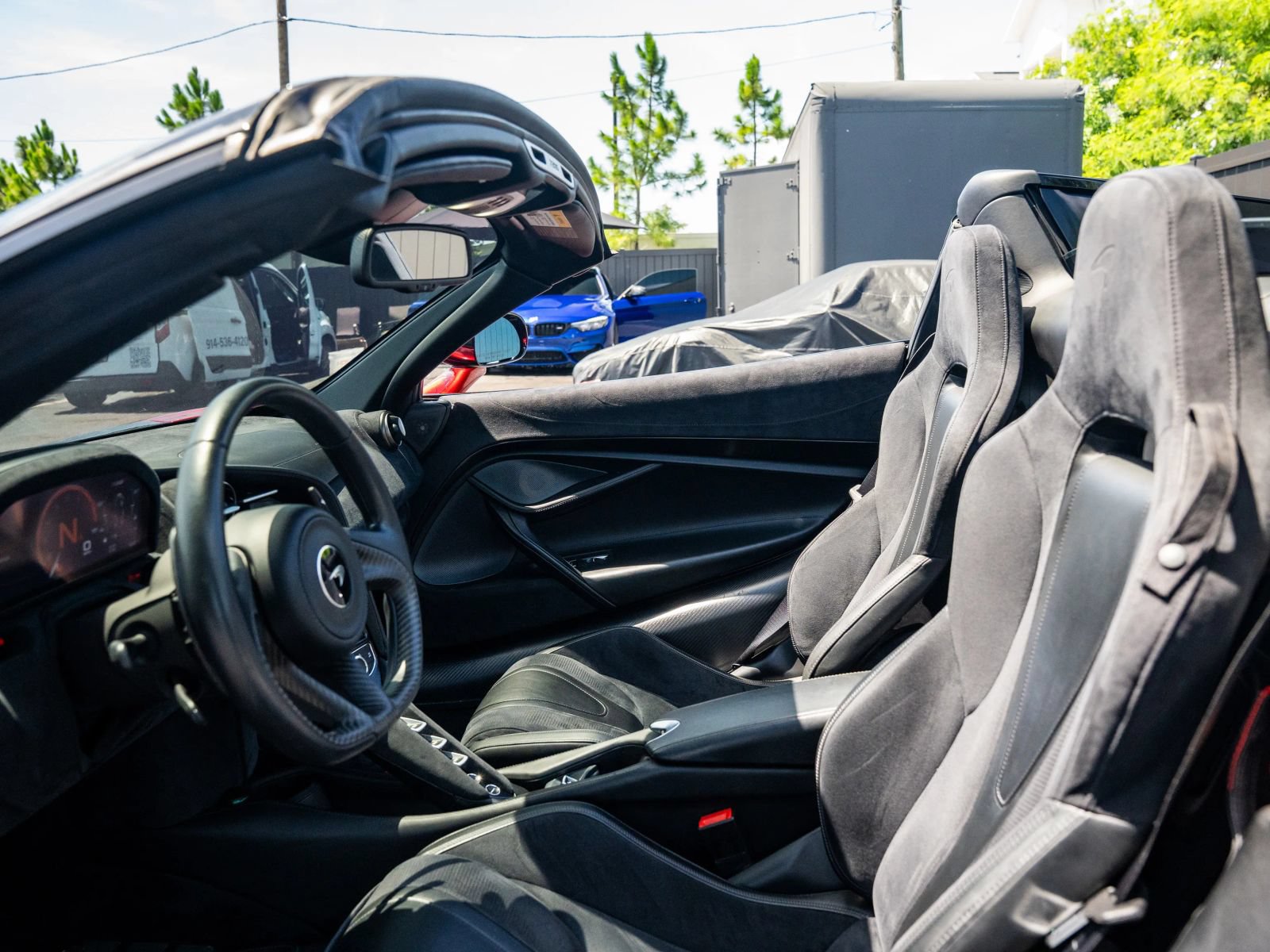 Used 2020 McLaren 720S Spider RWD image 40