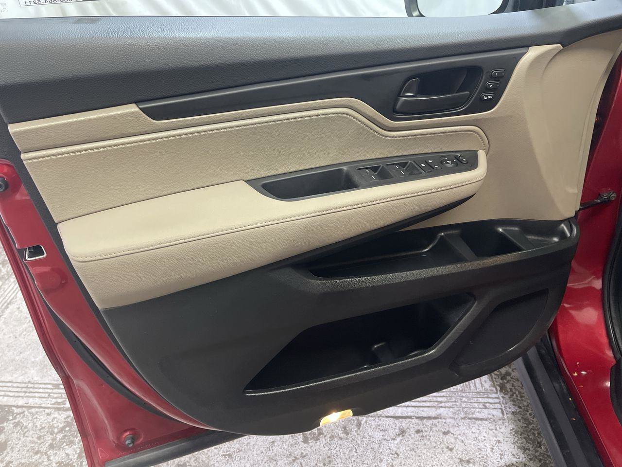 Certified 2024 Honda Odyssey EX-L image 13