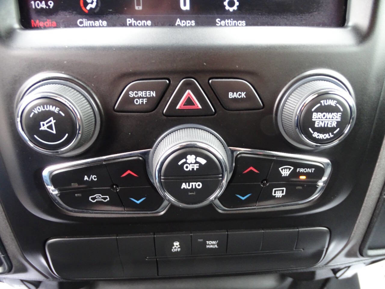 Used 2020 RAM 1500 4x4 Crew Cab w/ Night Edition w/ Wheel & Sound Group image 25