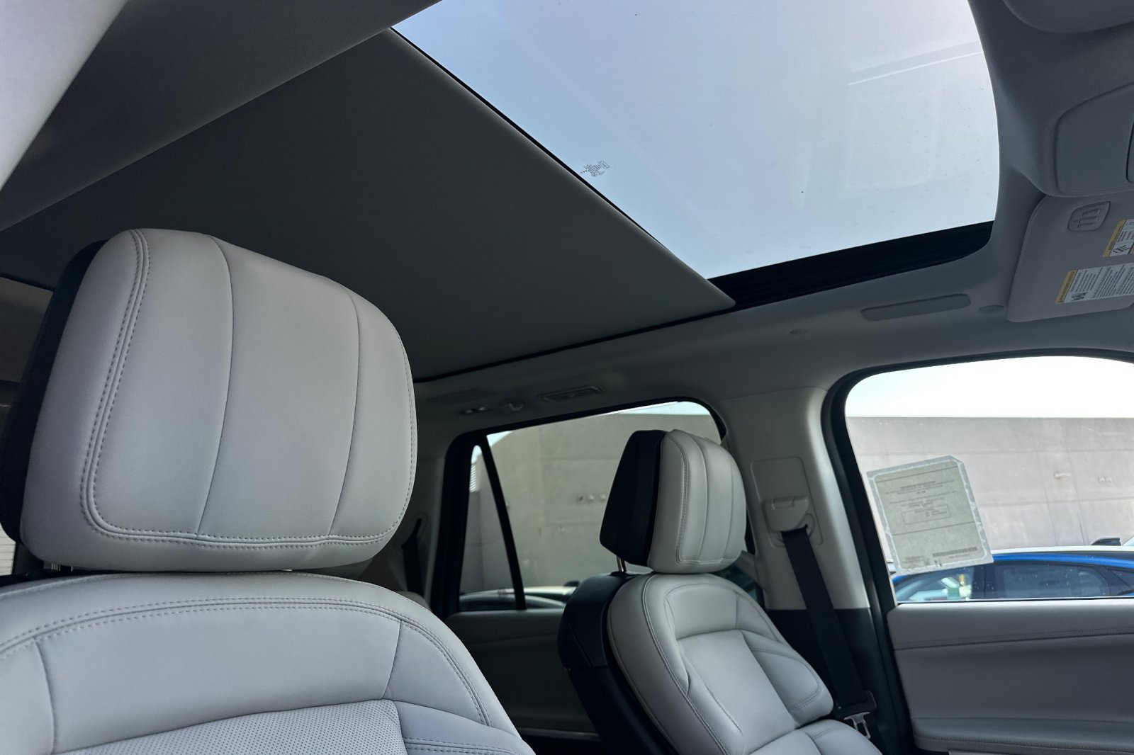 New 2026 Lincoln Navigator L Reserve AWD/4WD image 17