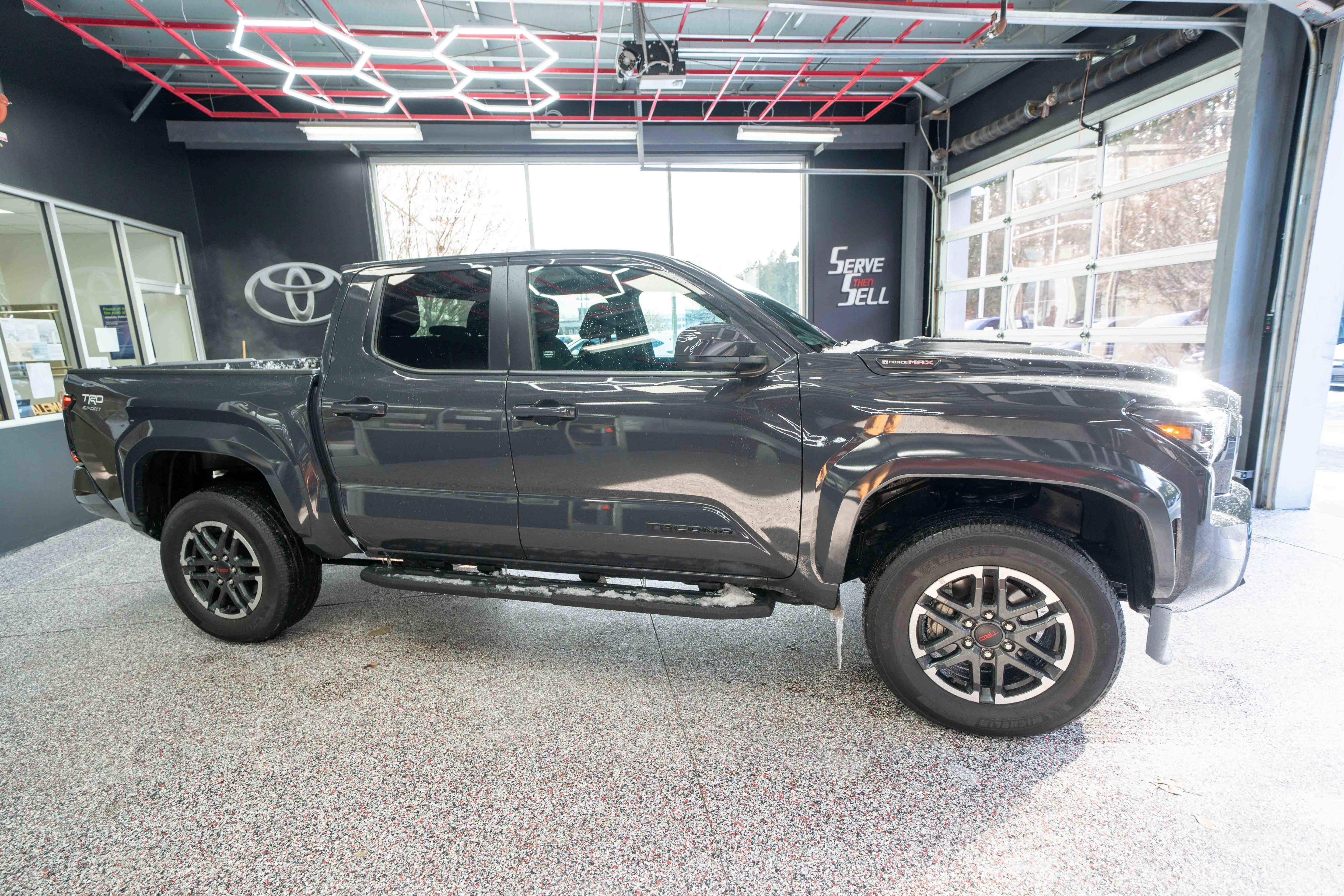 Used 2024 Toyota Tacoma TRD Sport image 5
