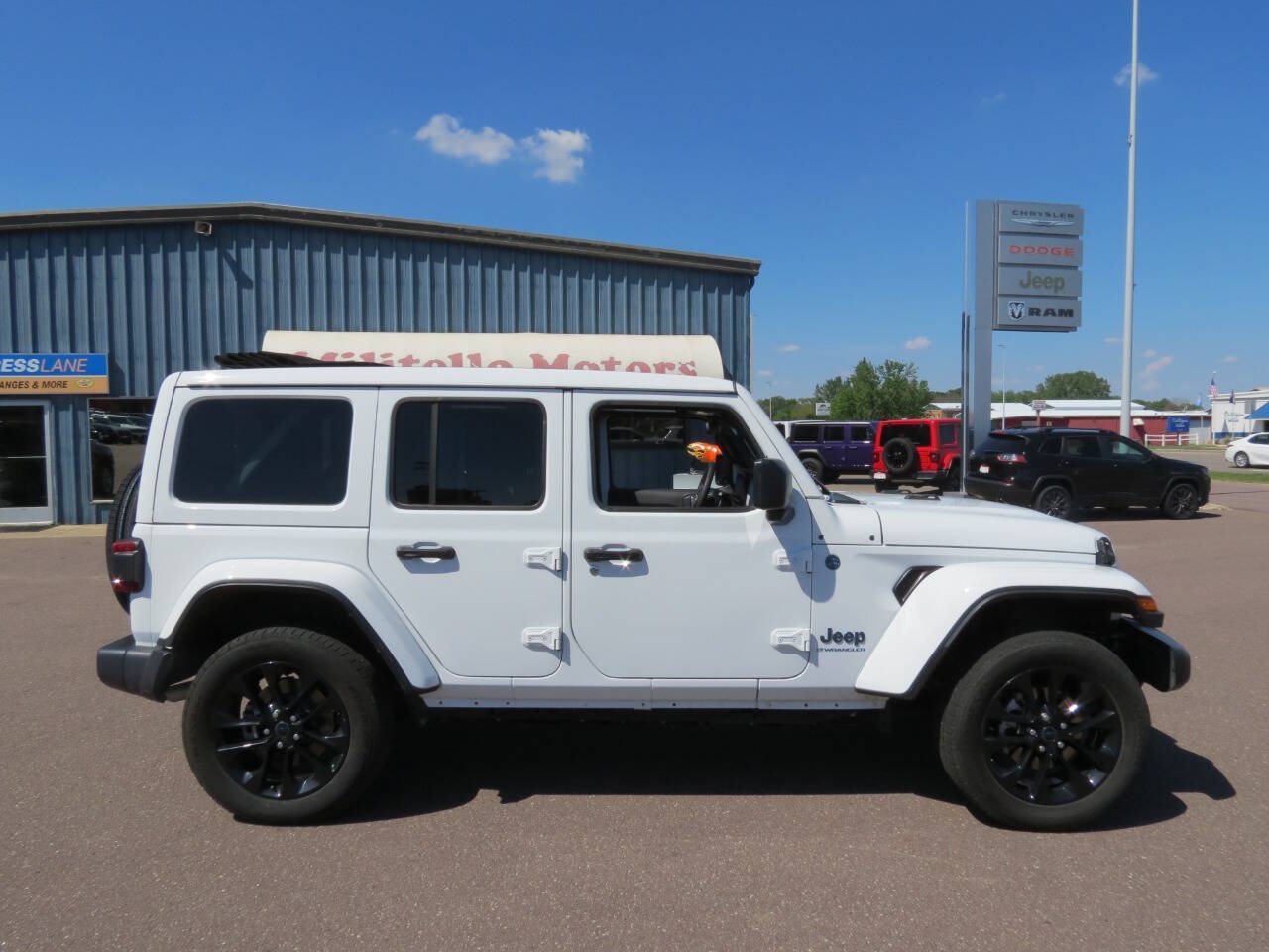 Used 2025 Jeep Wrangler Unlimited Sahara w/ Safety Group