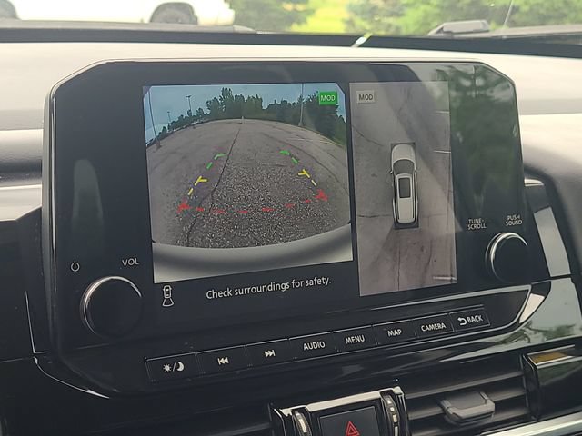 Used 2024 Nissan Pathfinder SL AWD/4WD image 19