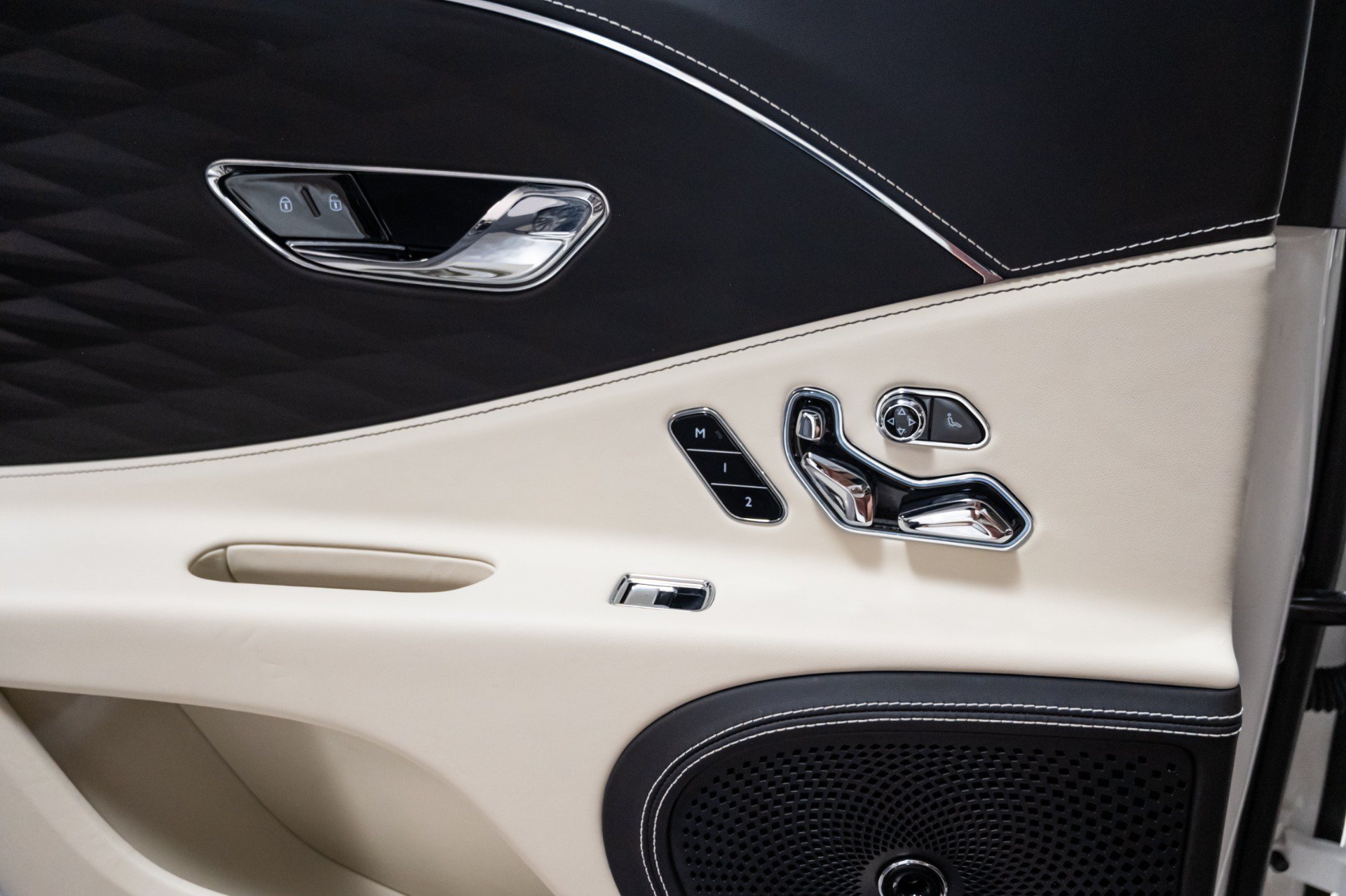 Used 2021 Bentley Flying Spur W12 AWD/4WD image 36